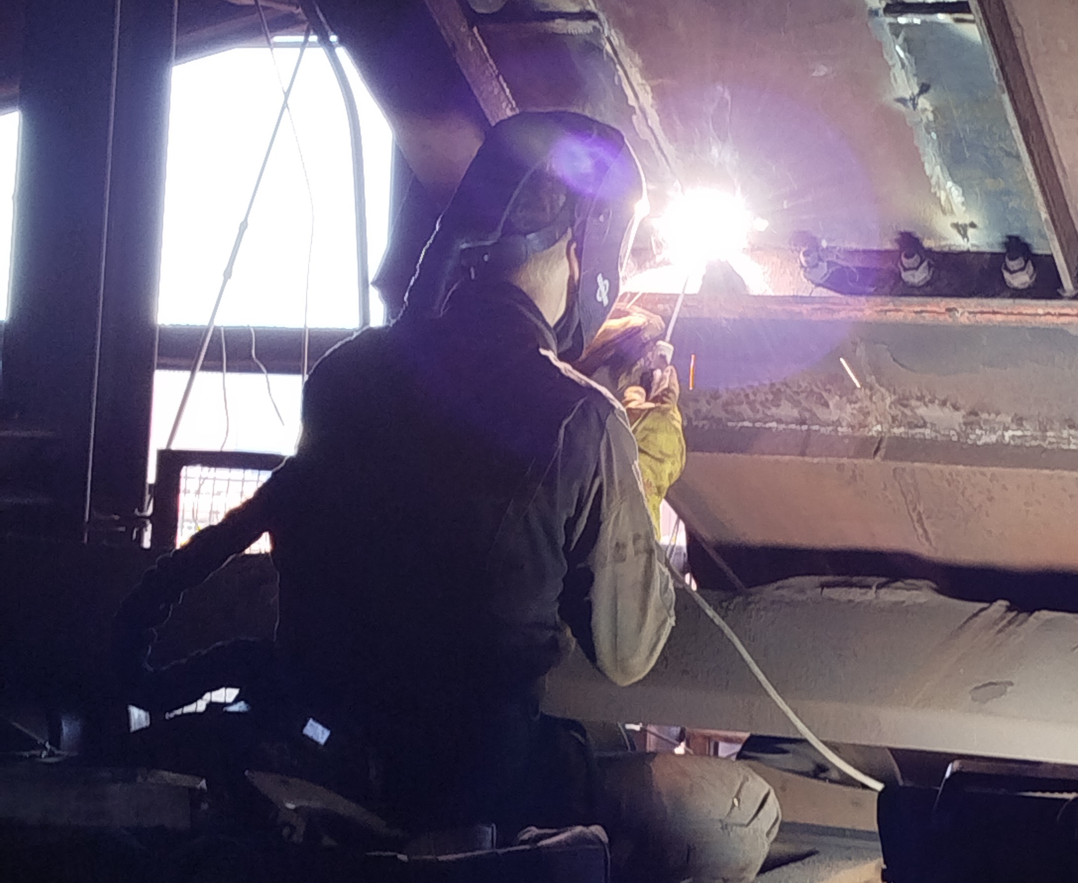 Schweißer bei einer Reparatur